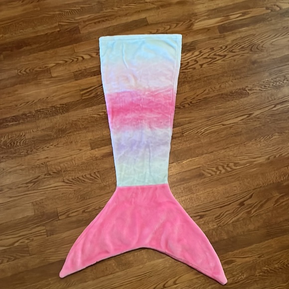 Mermaid tail blanket - Picture 2 of 3